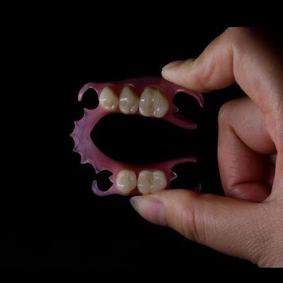 গুণ  Lightweight Flexible Valplast Partial Denture For Single Tooth কারখানা